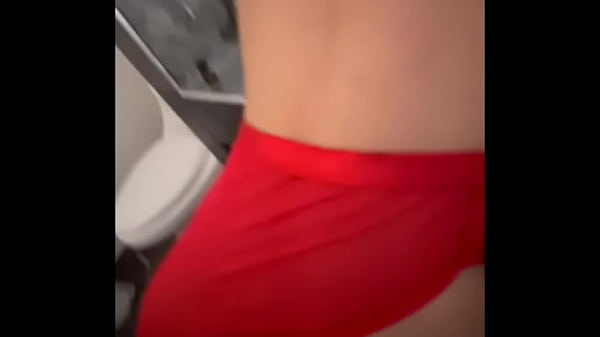 PAREJA MEXICANA CALIENTE NO PARA DE COGER Y LLEGA A COGERSELA EN EL BAÑO